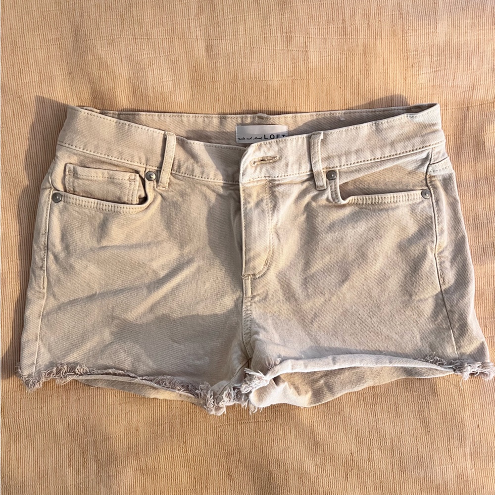 Anne Taylor Loft cream denim shorts. Size 26 / 2.